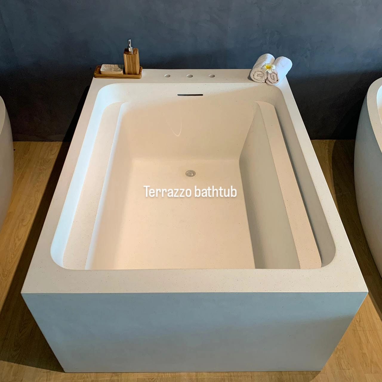 TB 27  Amora Tub - Terrazzo Composite Bathtubs