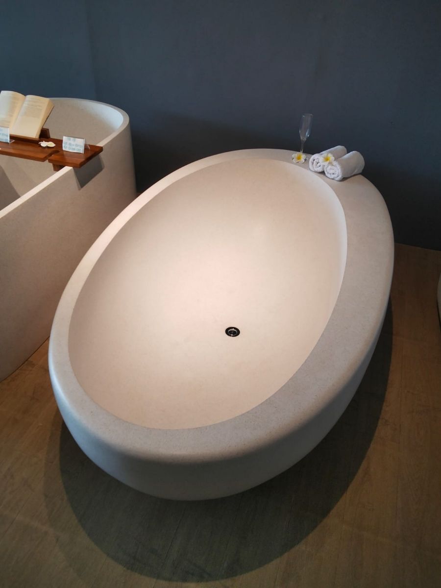 TB 18 Waka Tub View 2
